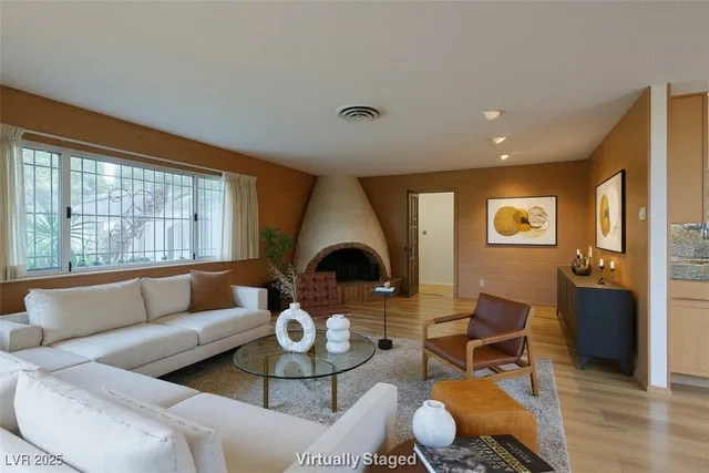 $874,900 | 4220 West Pinecrest Circle, Las Vegas, NV 89121