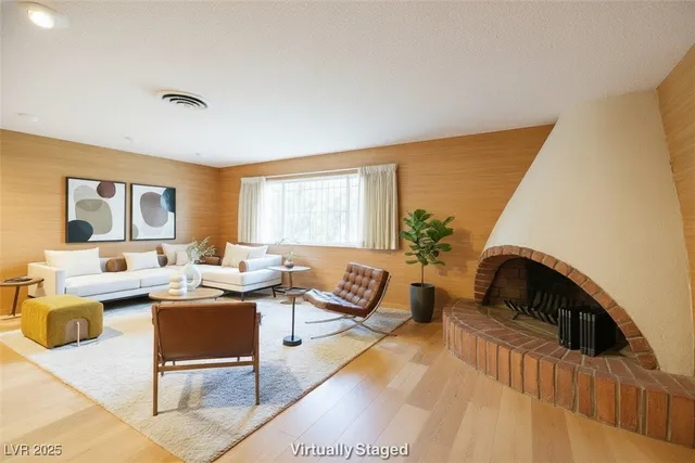 $874,900 | 4220 West Pinecrest Circle, Las Vegas, NV 89121