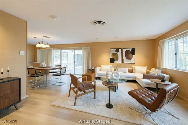 $874,900 | 4220 West Pinecrest Circle, Las Vegas, NV 89121