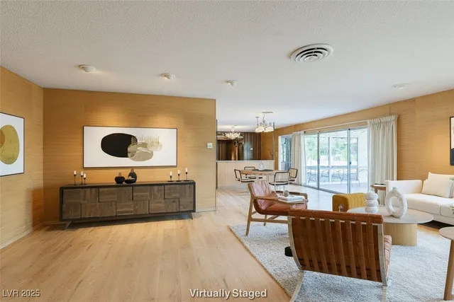 $874,900 | 4220 West Pinecrest Circle, Las Vegas, NV 89121