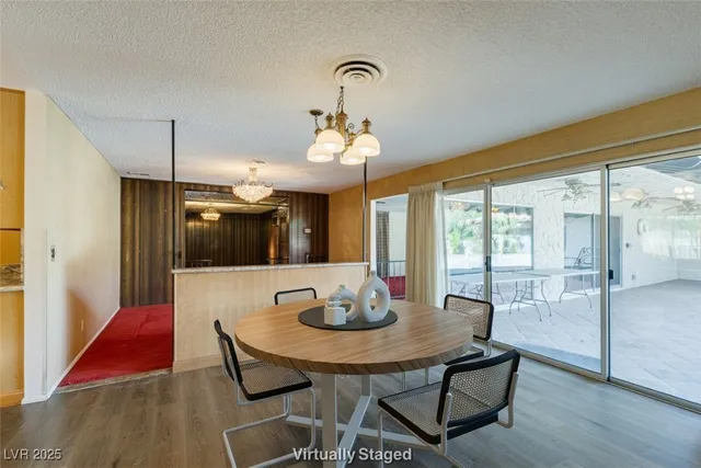 $874,900 | 4220 West Pinecrest Circle, Las Vegas, NV 89121