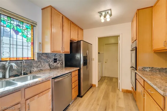 $874,900 | 4220 West Pinecrest Circle, Las Vegas, NV 89121