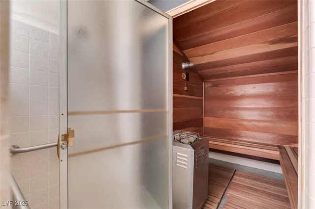 $874,900 | 4220 West Pinecrest Circle, Las Vegas, NV 89121