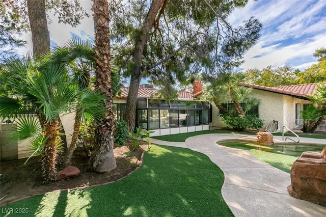 $874,900 | 4220 West Pinecrest Circle, Las Vegas, NV 89121