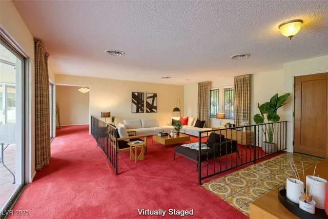 $874,900 | 4220 West Pinecrest Circle, Las Vegas, NV 89121