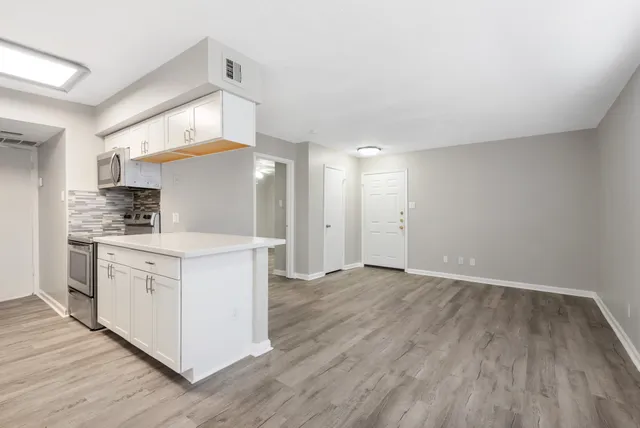 $1,400 | 2750 Holly Hall Street, Unit 801, Houston, TX 77054