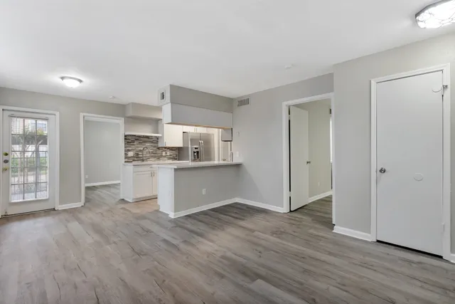 $1,400 | 2750 Holly Hall Street, Unit 801, Houston, TX 77054