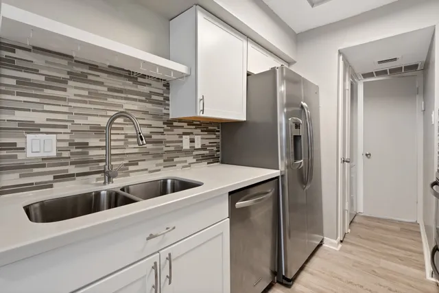 $1,400 | 2750 Holly Hall Street, Unit 801, Houston, TX 77054