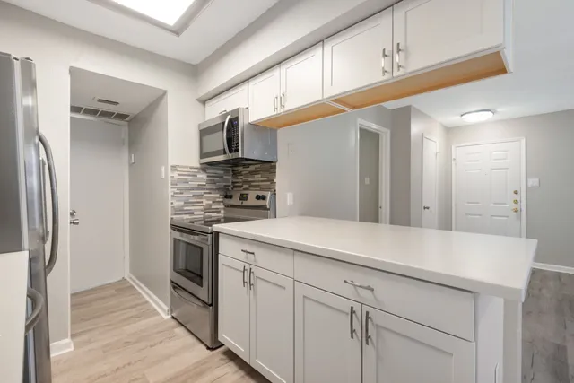 $1,400 | 2750 Holly Hall Street, Unit 801, Houston, TX 77054