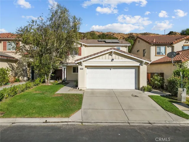 front view of house with a yard