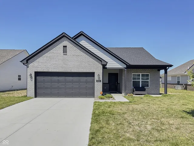 $2,000 | 1374 Saguaro Way, Greenwood, IN 46143