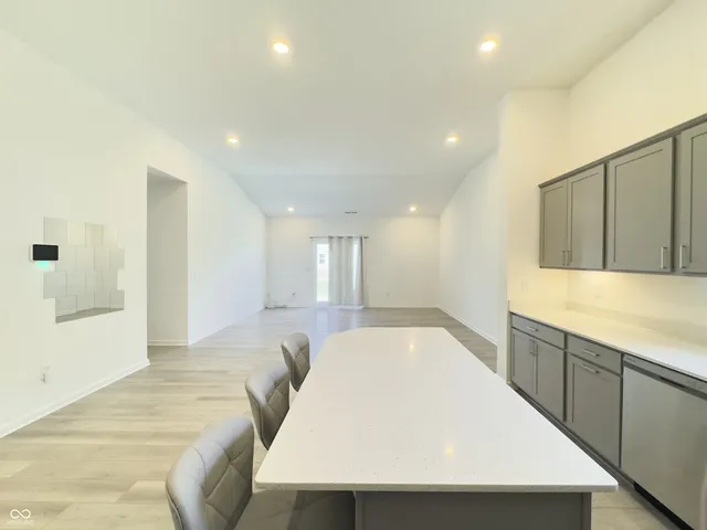 $2,000 | 1374 Saguaro Way, Greenwood, IN 46143