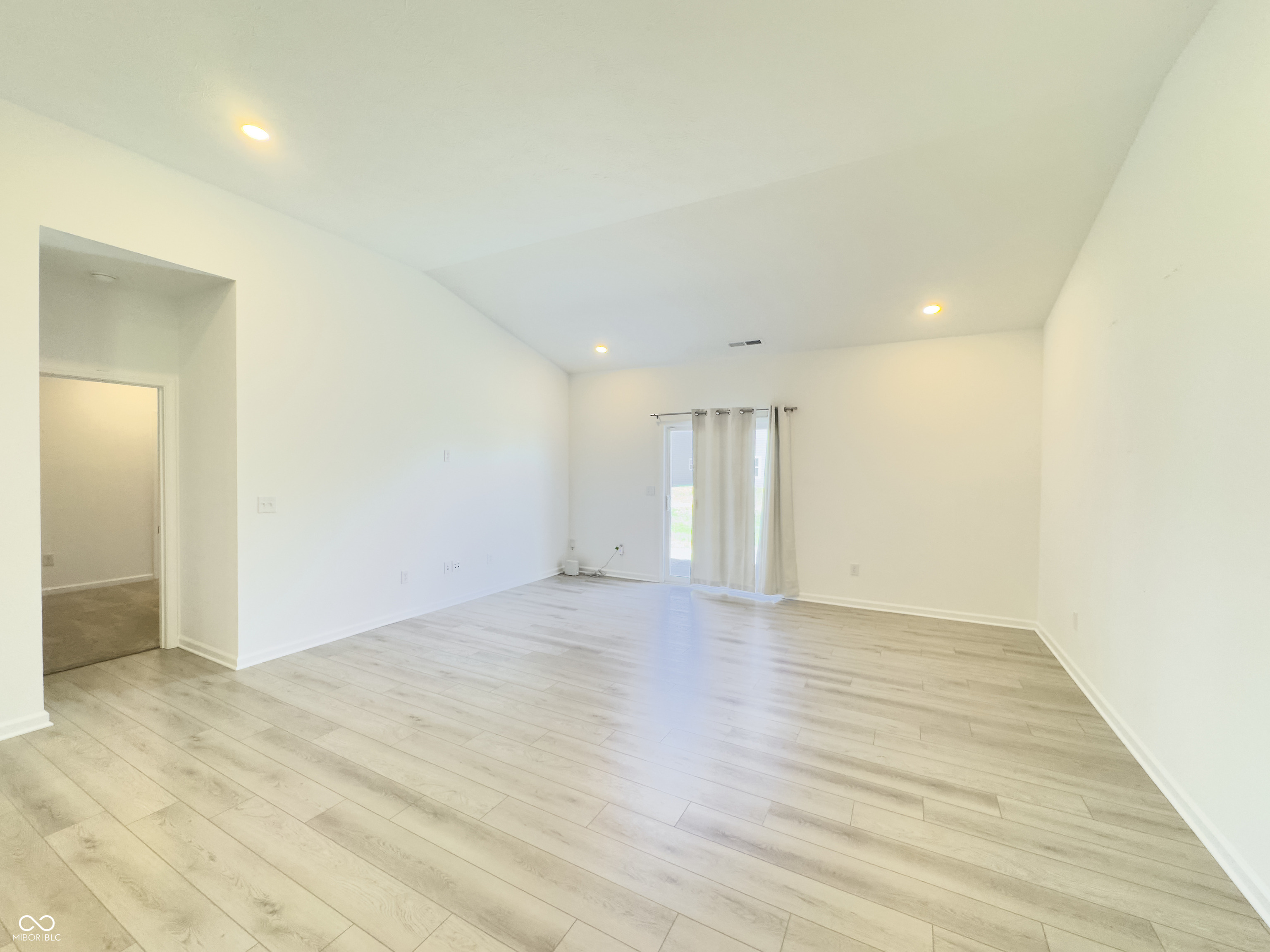 1374 Saguaro Way Greenwood, IN 46143 - Photo 13 of 31