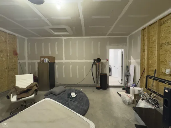 $2,000 | 1374 Saguaro Way, Greenwood, IN 46143