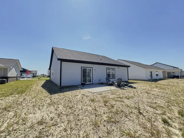 $2,000 | 1374 Saguaro Way, Greenwood, IN 46143