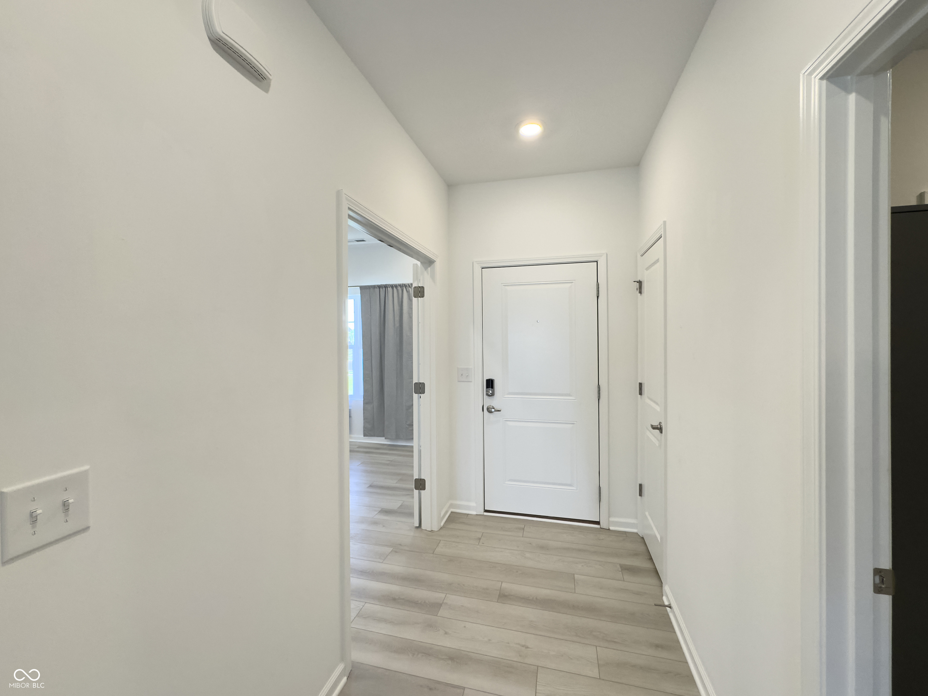 1374 Saguaro Way Greenwood, IN 46143 - Photo 4 of 31