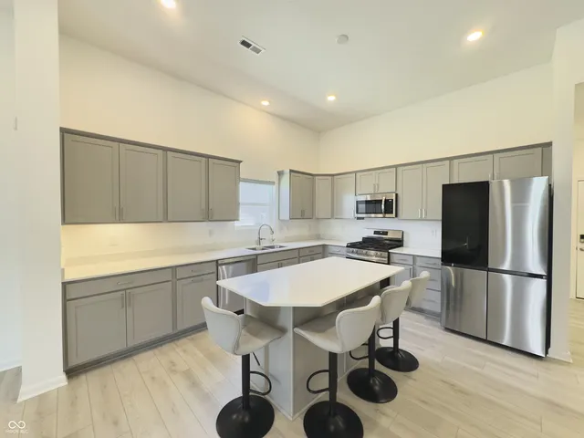 $2,000 | 1374 Saguaro Way, Greenwood, IN 46143