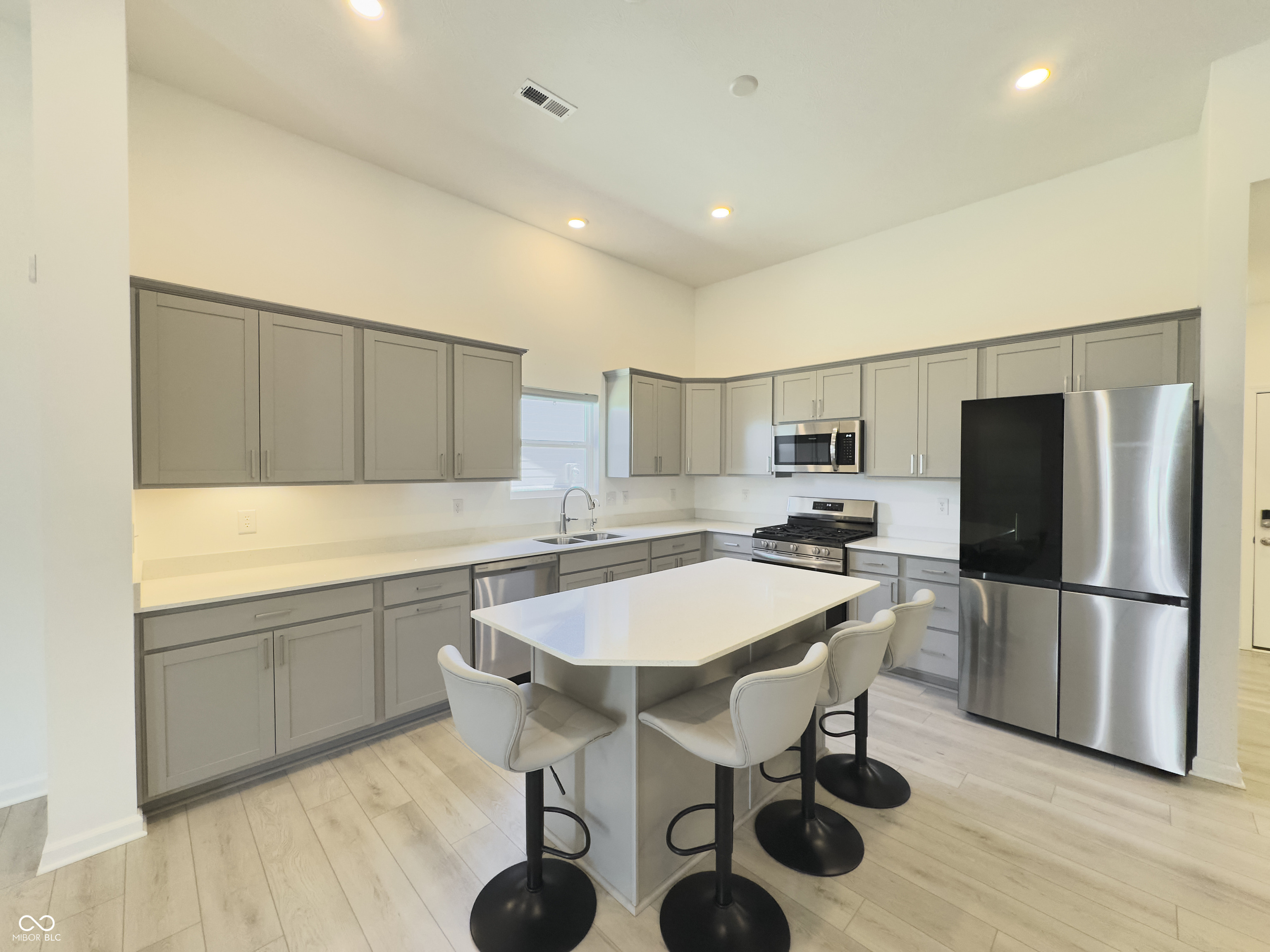 1374 Saguaro Way Greenwood, IN 46143 - Photo 9 of 31