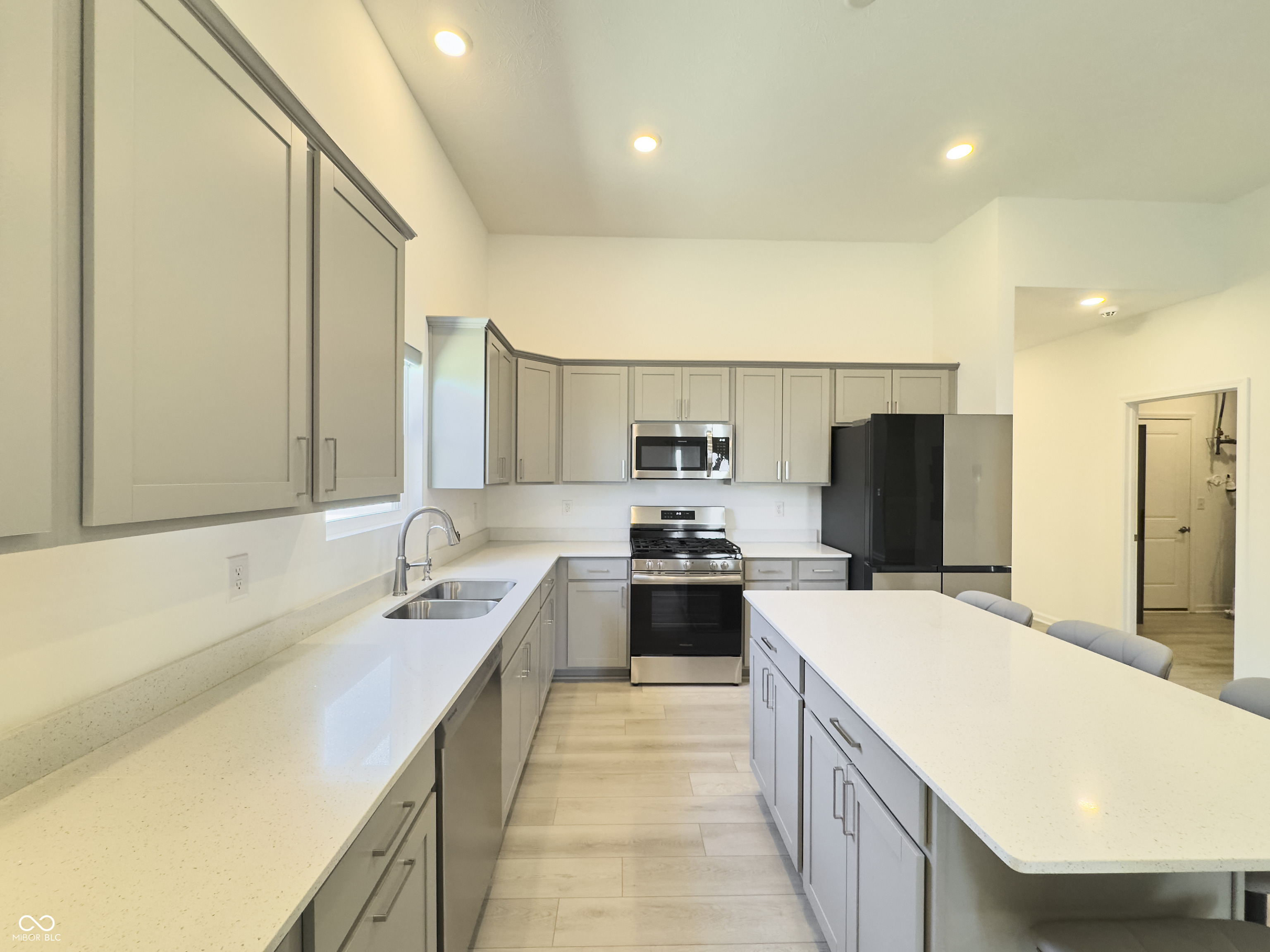 1374 Saguaro Way Greenwood, IN 46143 - Photo 10 of 31