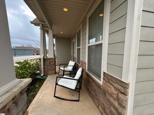 $439,000 | 231 Raleighwood Lane, Simpsonville, SC 29681