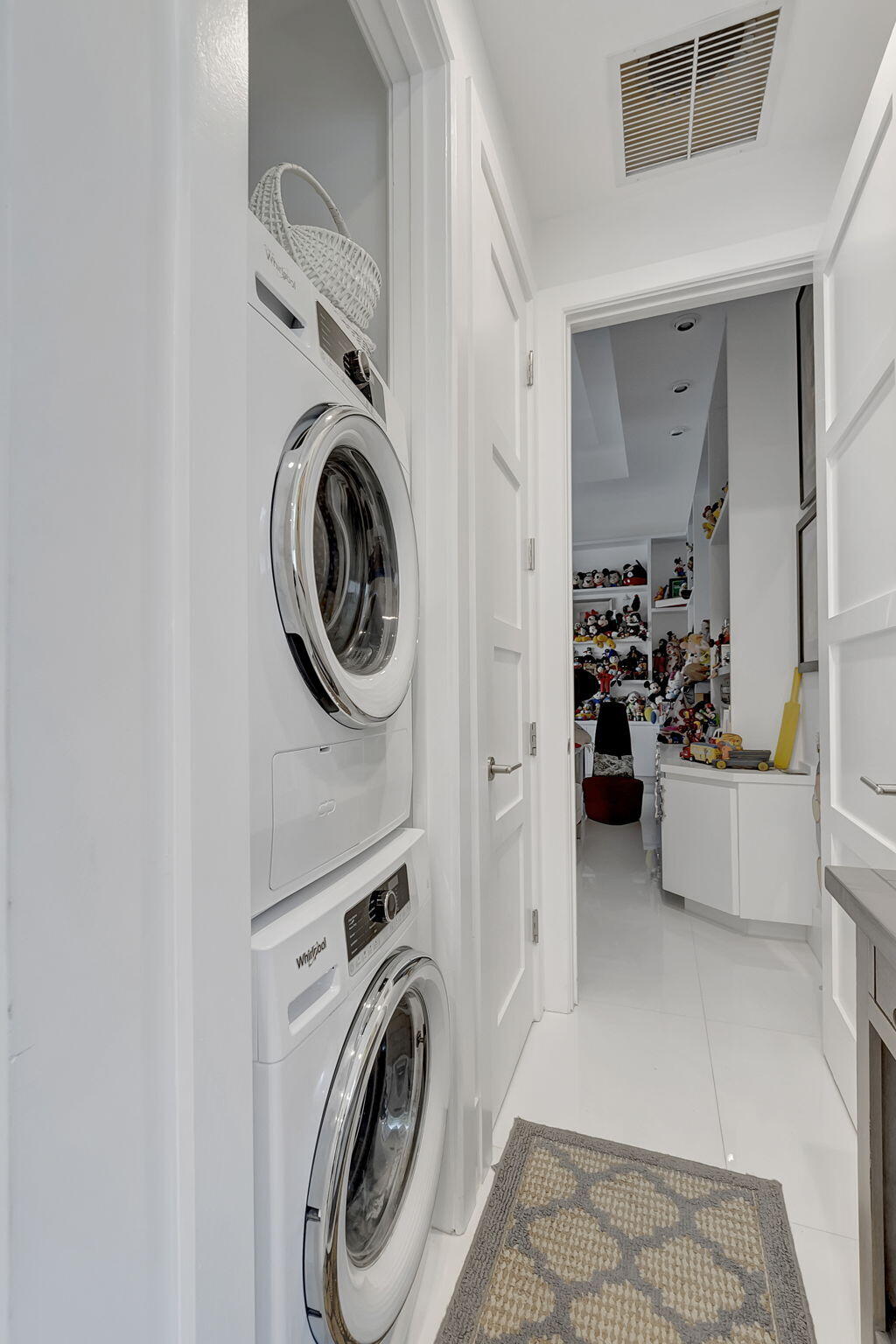 17070 Royal Cove Way Boca Raton, FL 33496 - Photo 24 of 26 17070 LAUNDRY 25