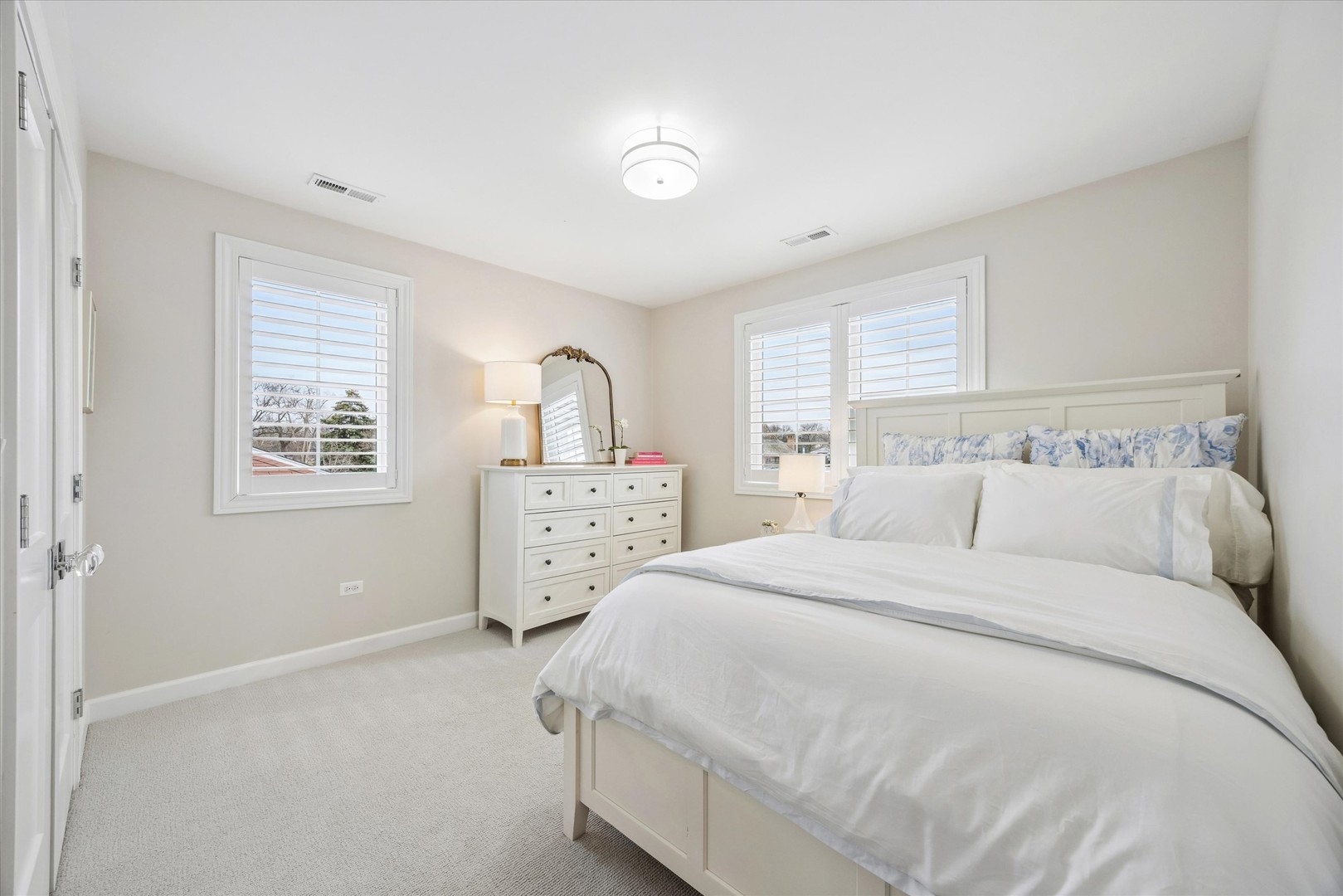 5028 Wolf Road Western Springs, IL 60558 - Photo 18 of 34