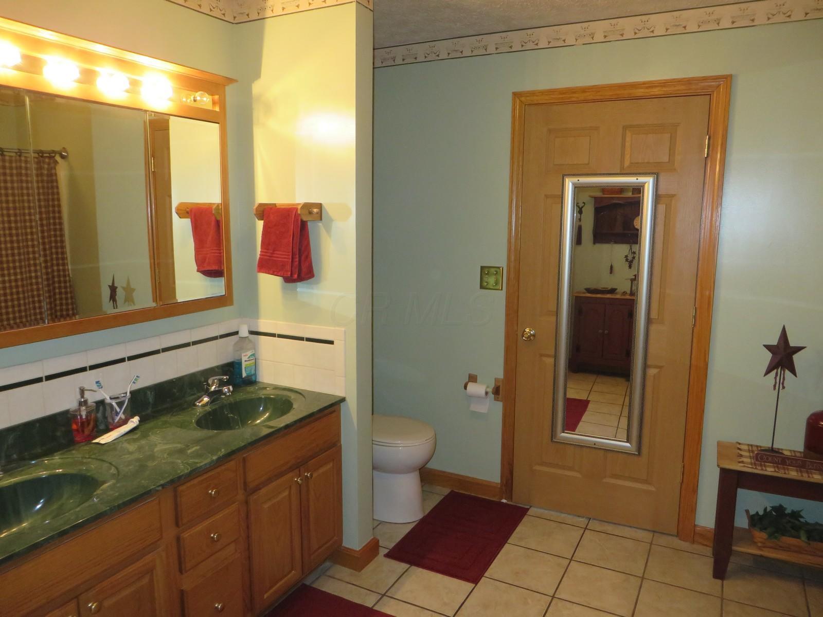 4565 BIS Road Southwest Lancaster, OH 43130 - Photo 26 of 42
