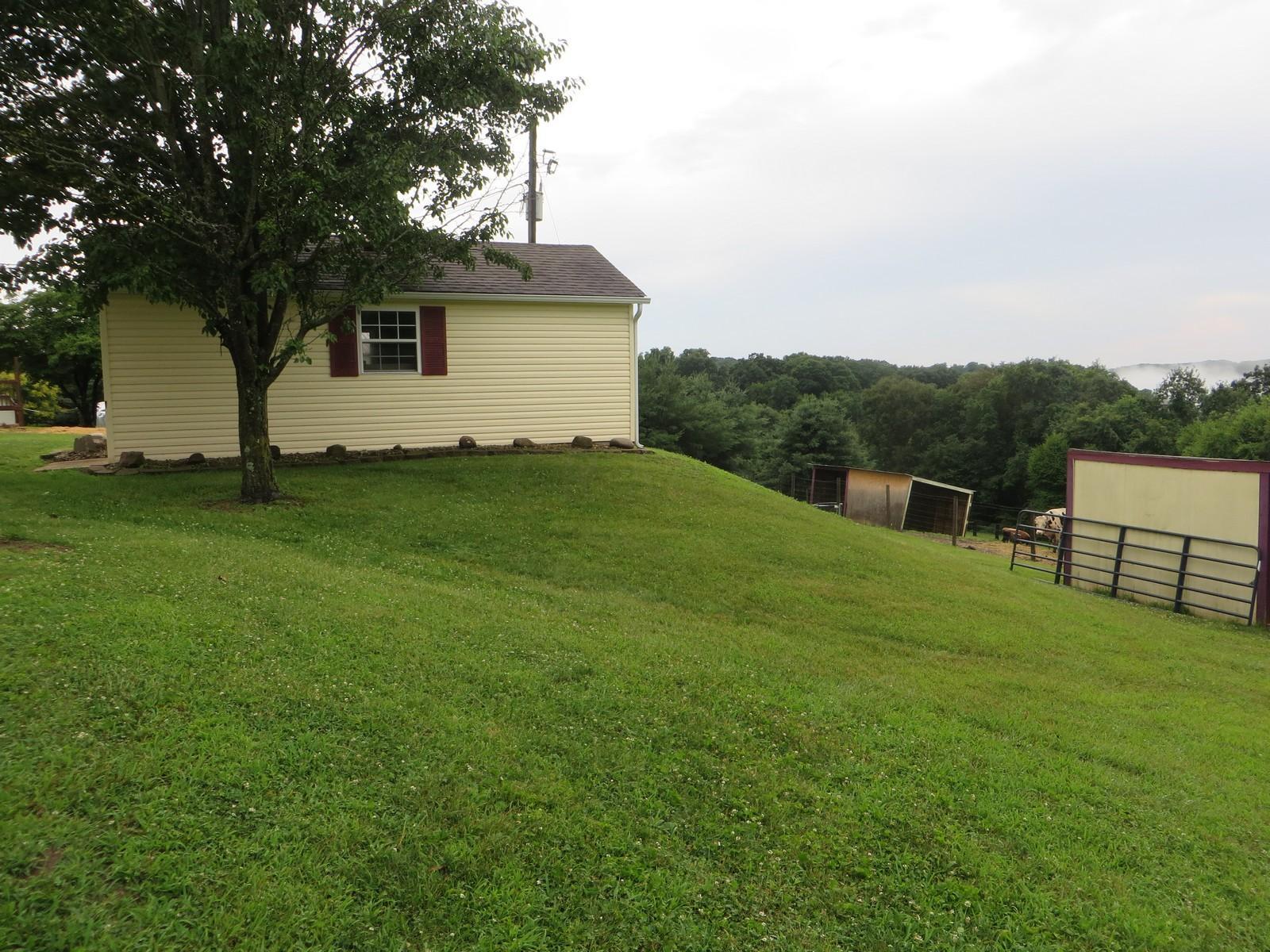 4565 BIS Road Southwest Lancaster, OH 43130 - Photo 3 of 42