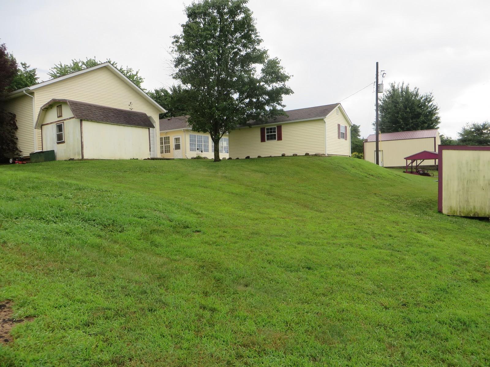 4565 BIS Road Southwest Lancaster, OH 43130 - Photo 6 of 42