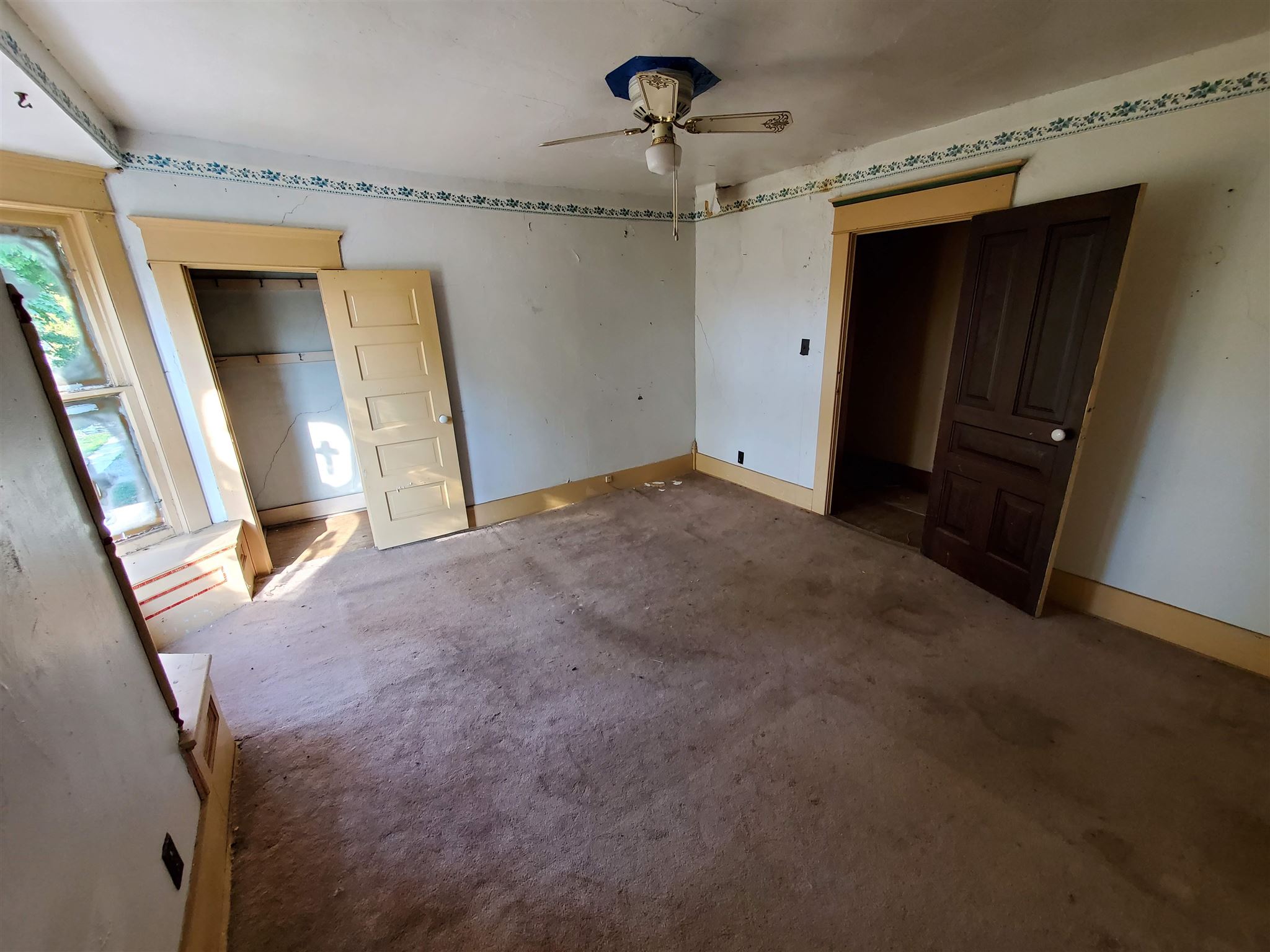 337 West Oak Street Butler, IN 46721 - Photo 2 of 6