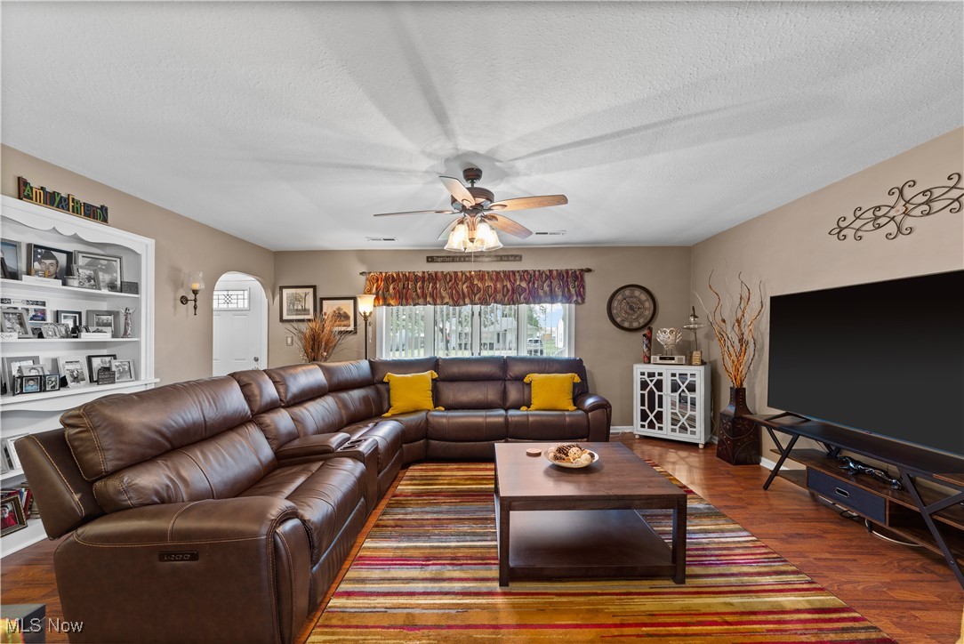 6965 Oakwood Road Parma Heights, OH 44130 - Photo 5 of 33