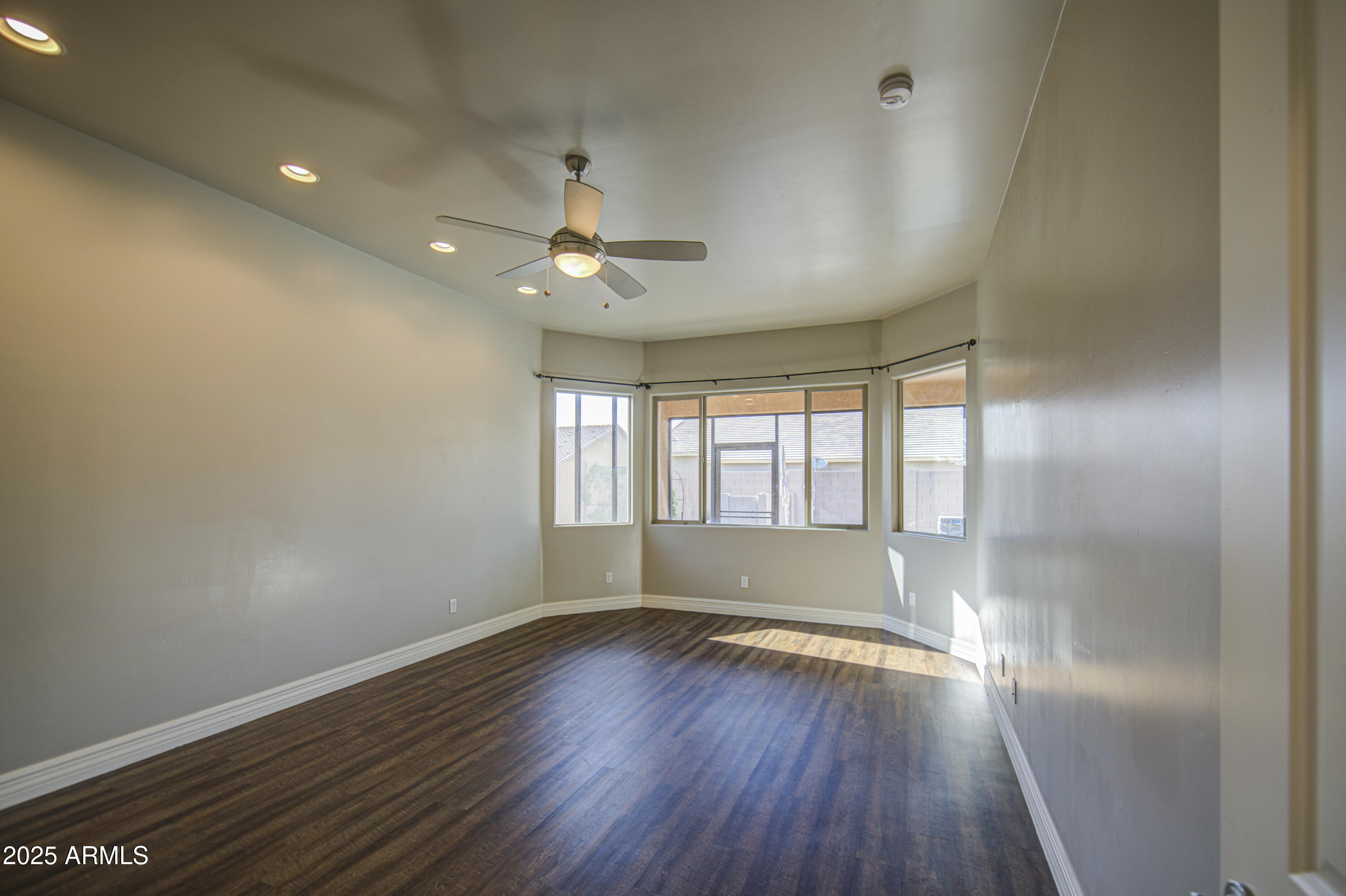 710 West Ardmore Road Phoenix, AZ 85041 - Photo 17 of 75 Primary Bed 1