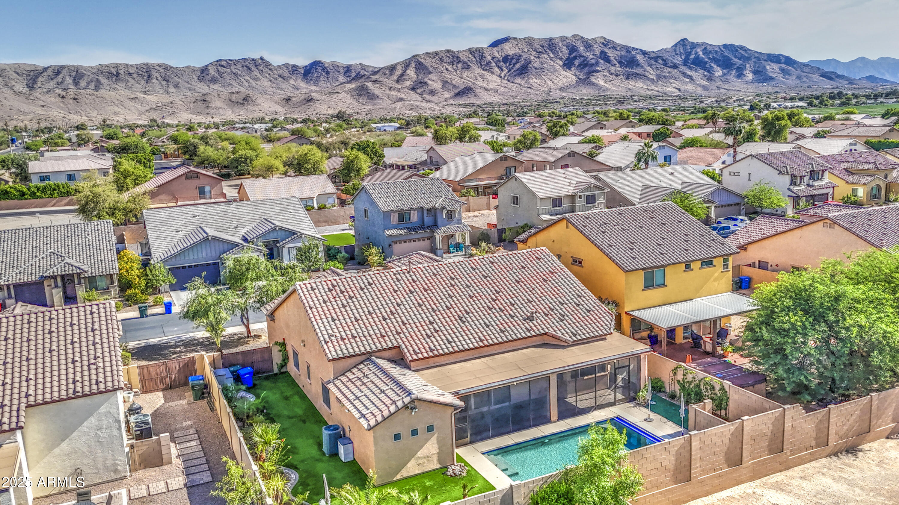 710 West Ardmore Road Phoenix, AZ 85041 - Photo 2 of 75 9