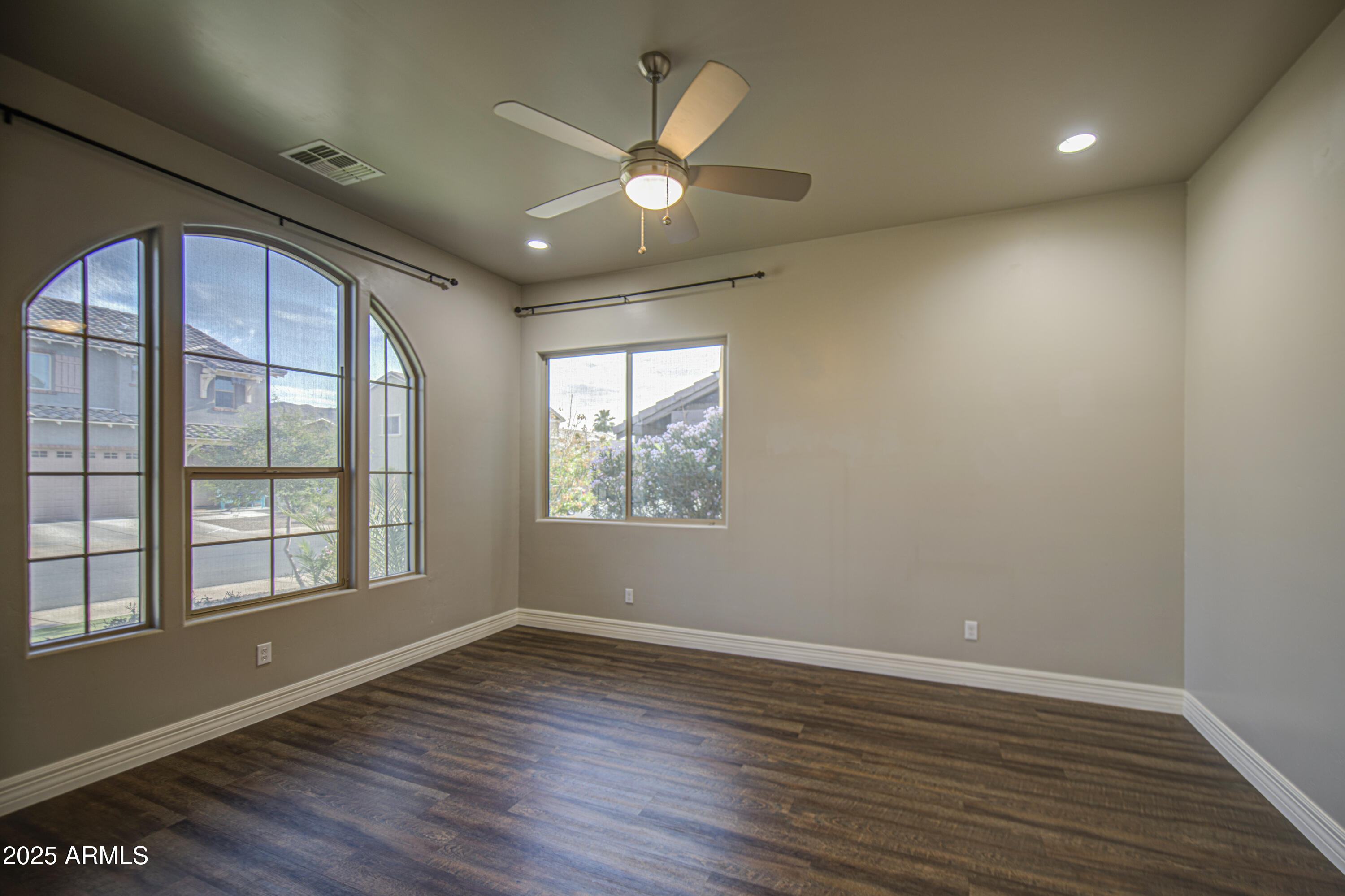 710 West Ardmore Road Phoenix, AZ 85041 - Photo 36 of 75 Den-pic 1