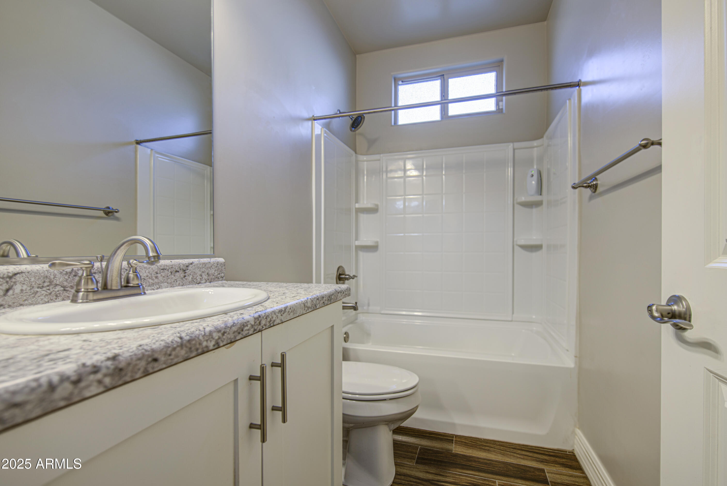 710 West Ardmore Road Phoenix, AZ 85041 - Photo 39 of 75 Bathroom 2-pic 1