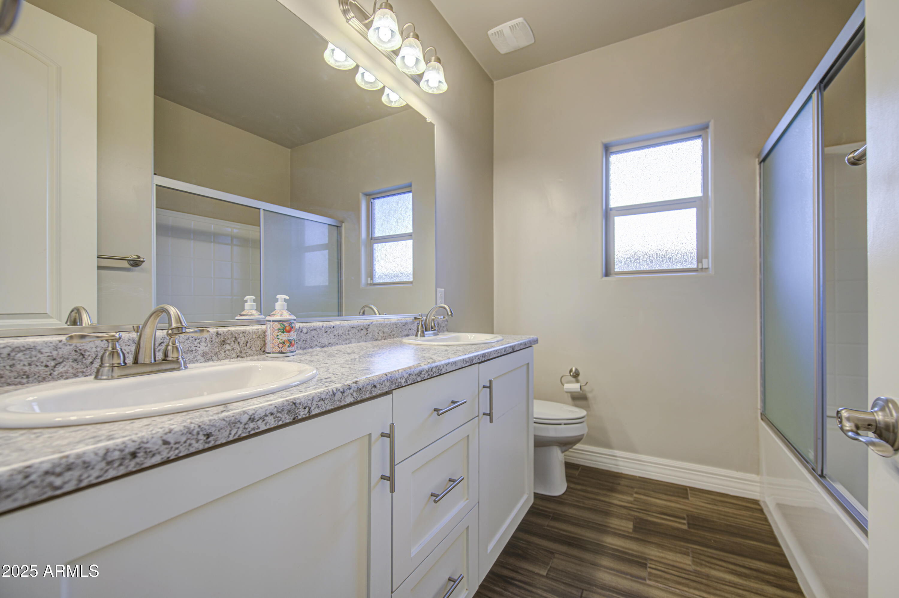 710 West Ardmore Road Phoenix, AZ 85041 - Photo 42 of 75 Bathroom 3-pic 2