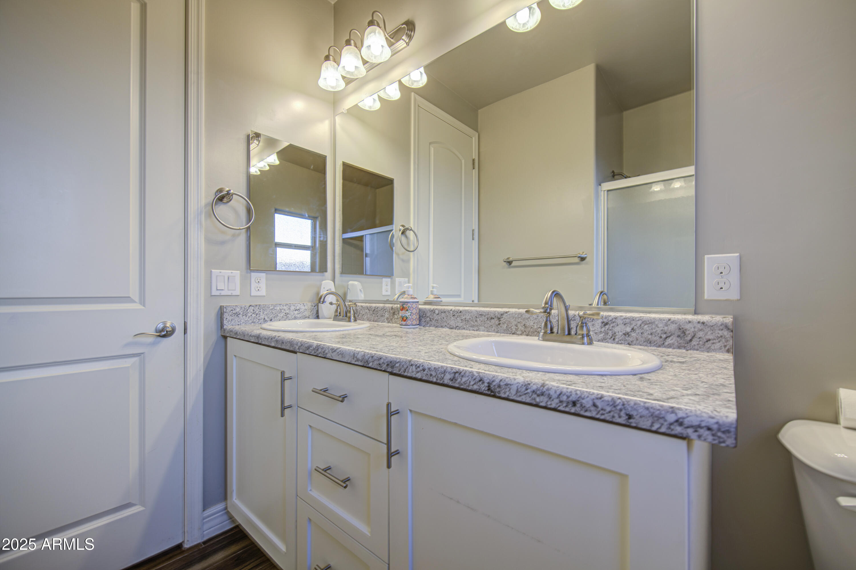 710 West Ardmore Road Phoenix, AZ 85041 - Photo 43 of 75 Bathroom 3-pic 3