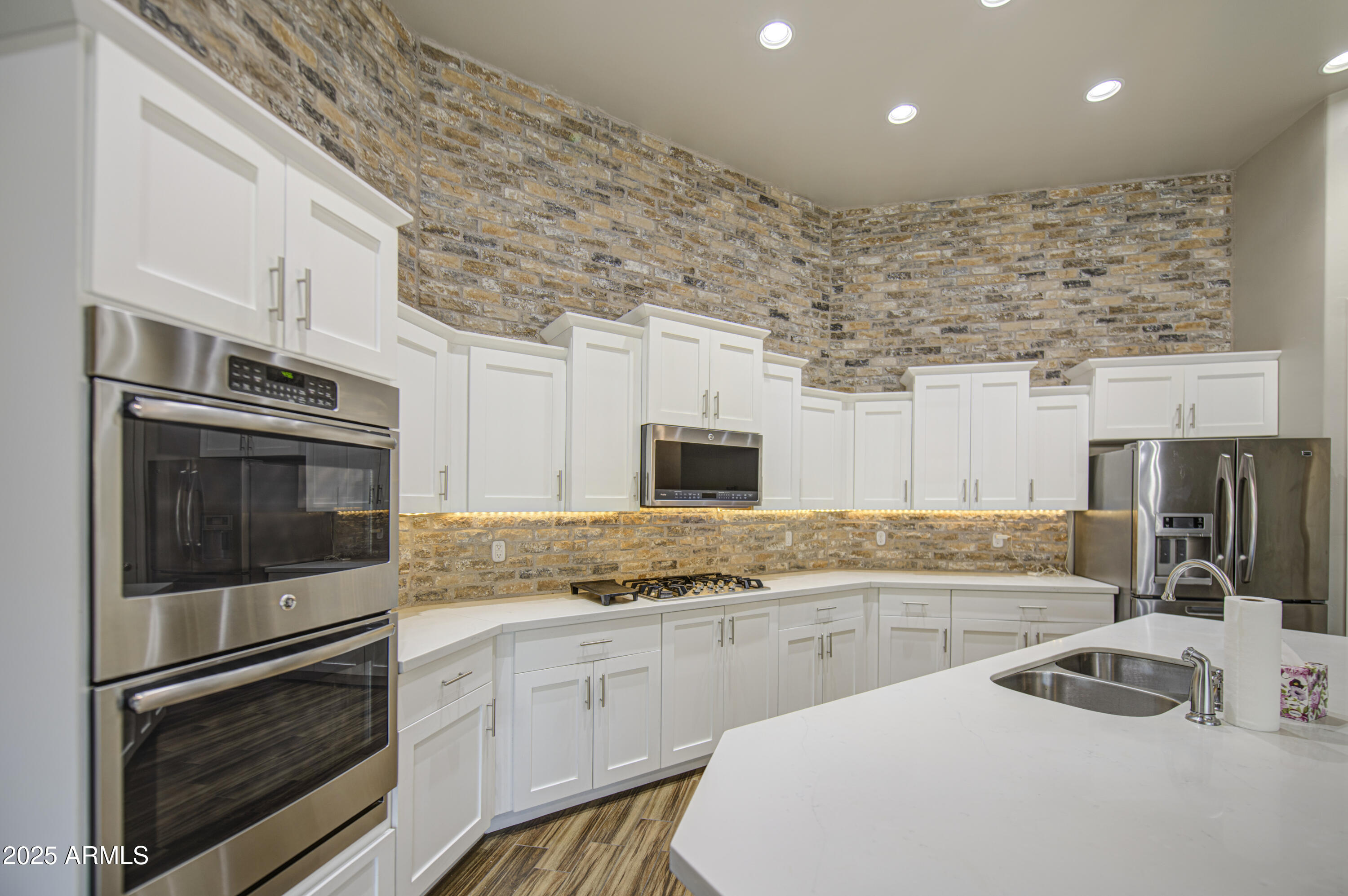 710 West Ardmore Road Phoenix, AZ 85041 - Photo 7 of 75 Kitchen 4
