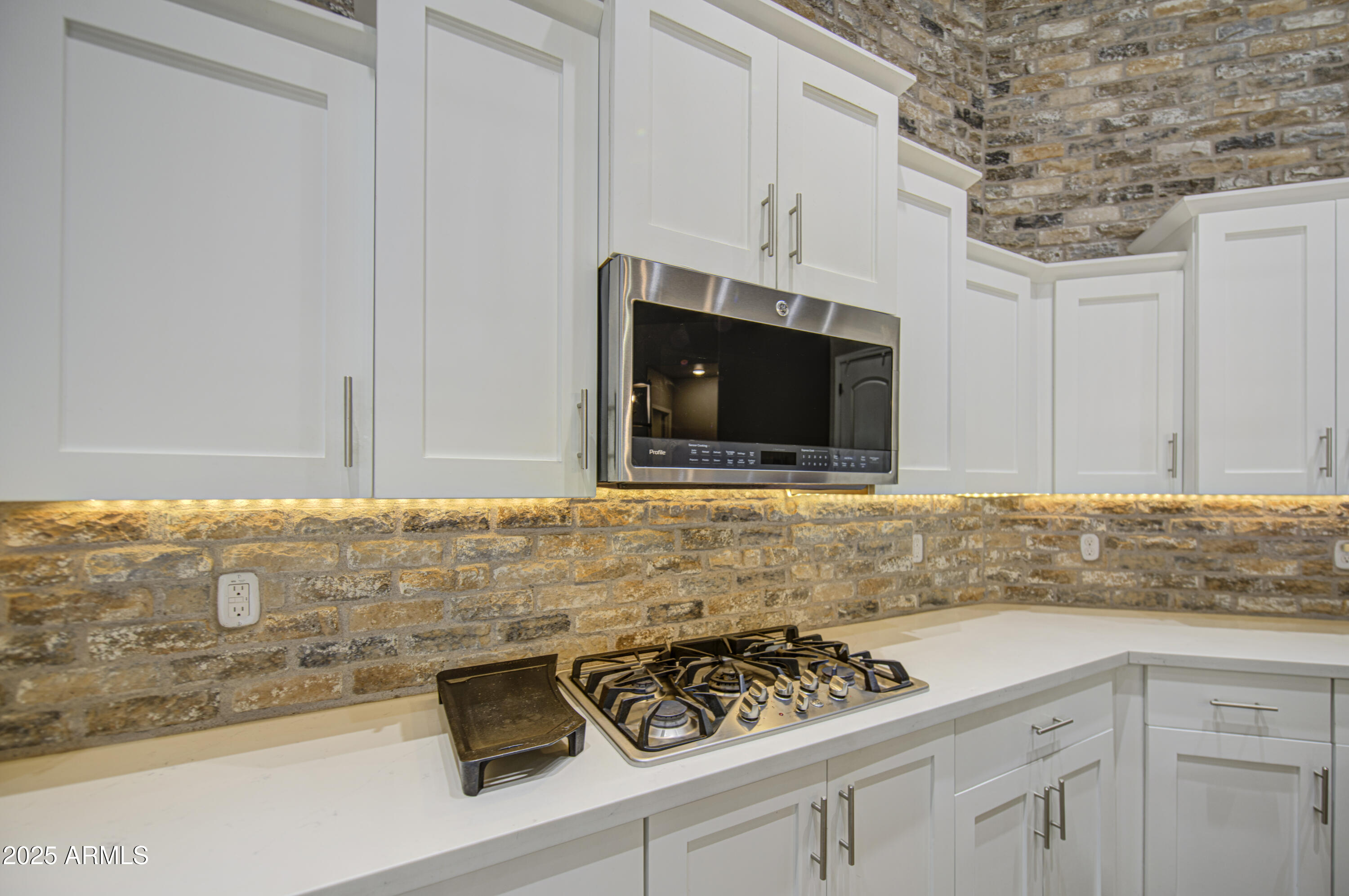 710 West Ardmore Road Phoenix, AZ 85041 - Photo 9 of 75 Kitchen 6