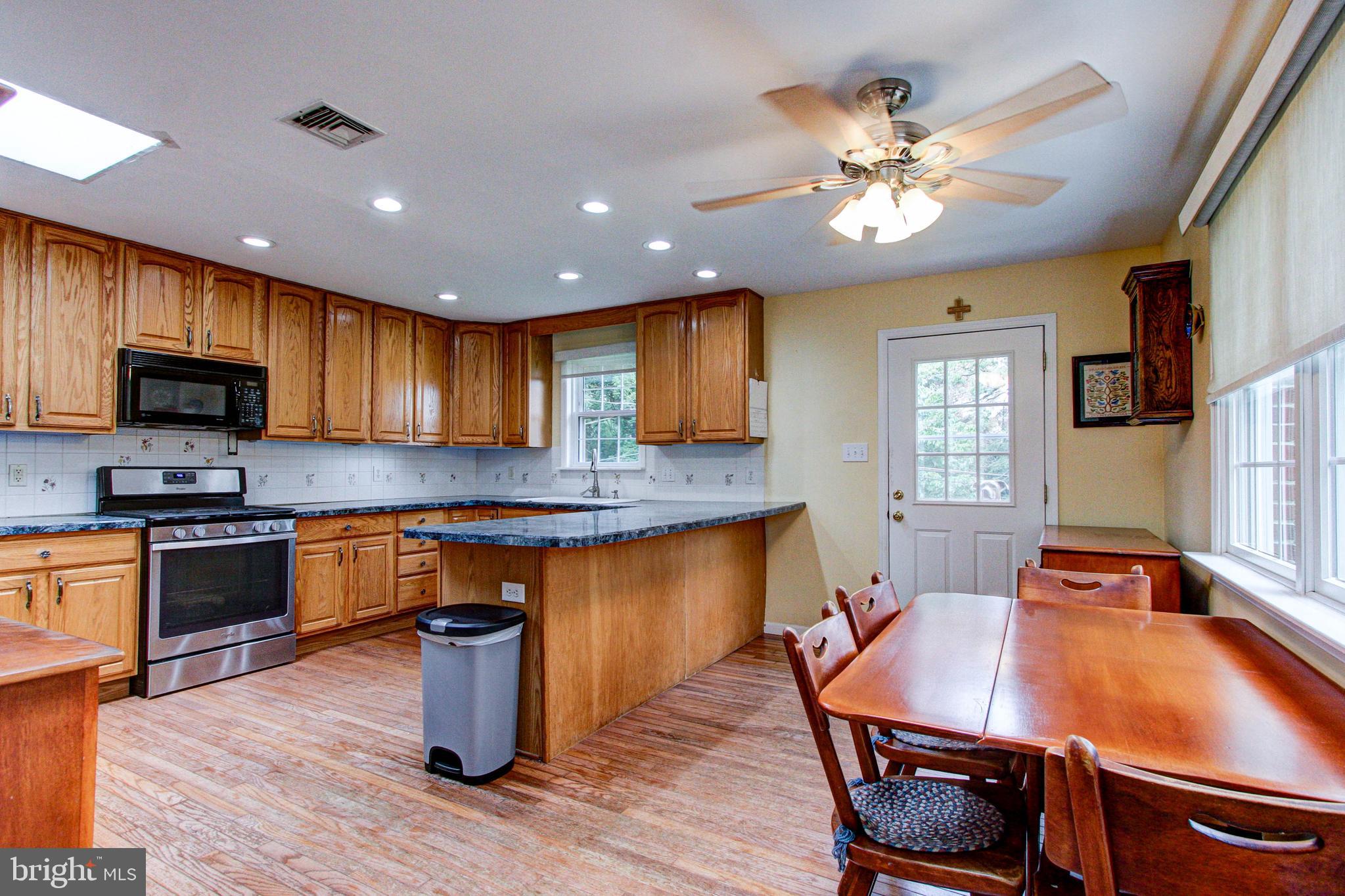 272 Friendship Road Drexel Hill, PA 19026 - Photo 12 of 37