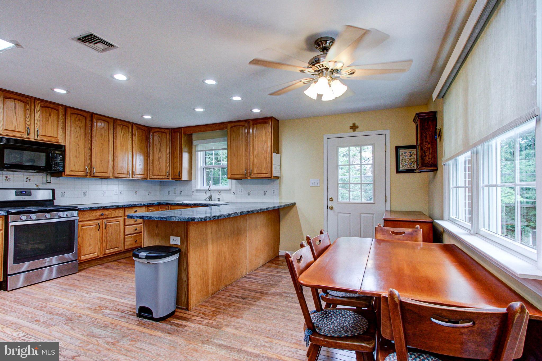 272 Friendship Road Drexel Hill, PA 19026 - Photo 13 of 37