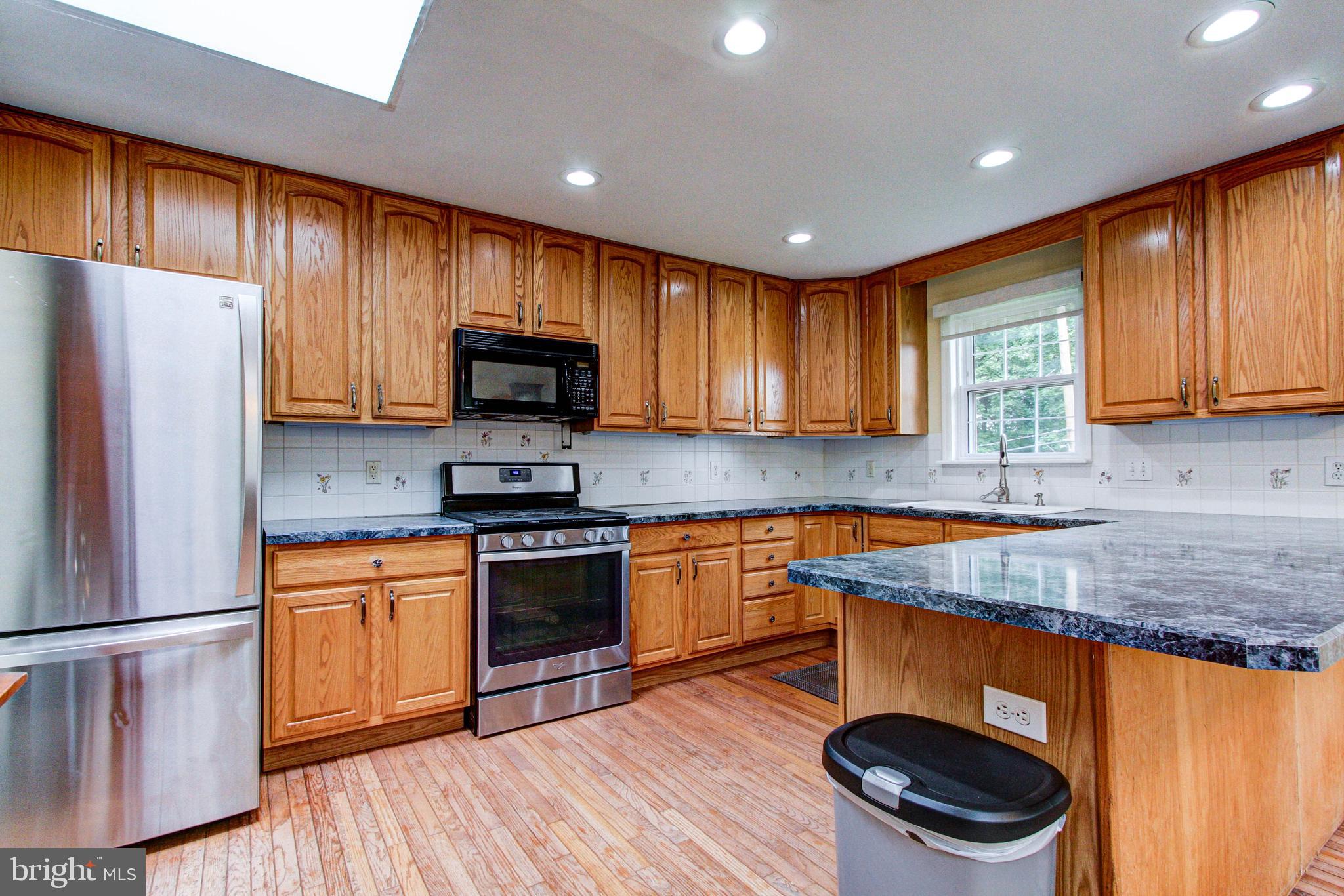272 Friendship Road Drexel Hill, PA 19026 - Photo 14 of 37