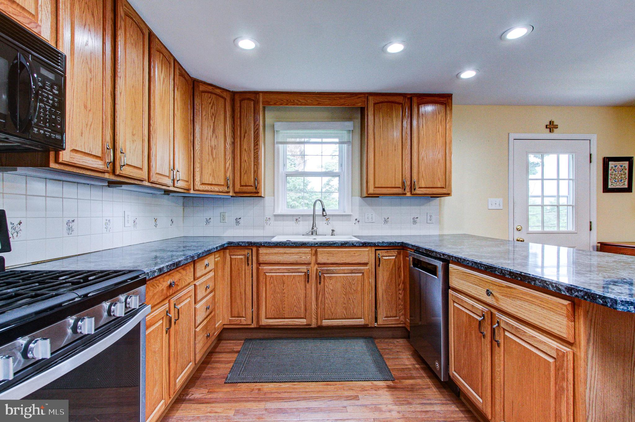 272 Friendship Road Drexel Hill, PA 19026 - Photo 15 of 37