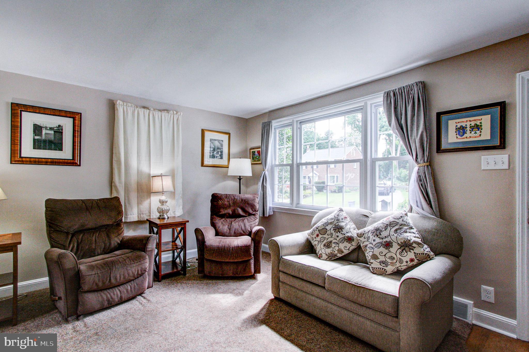 272 Friendship Road Drexel Hill, PA 19026 - Photo 5 of 37