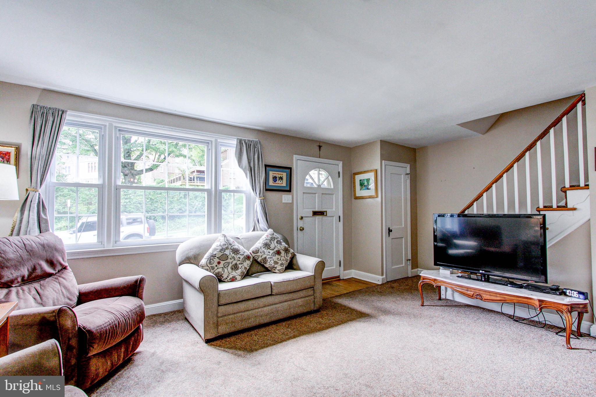 272 Friendship Road Drexel Hill, PA 19026 - Photo 8 of 37