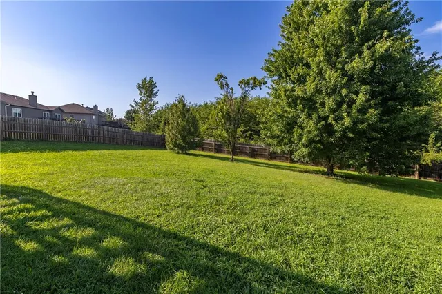 $340,000 | 1902 Lake Drive, Smithville, MO 64089