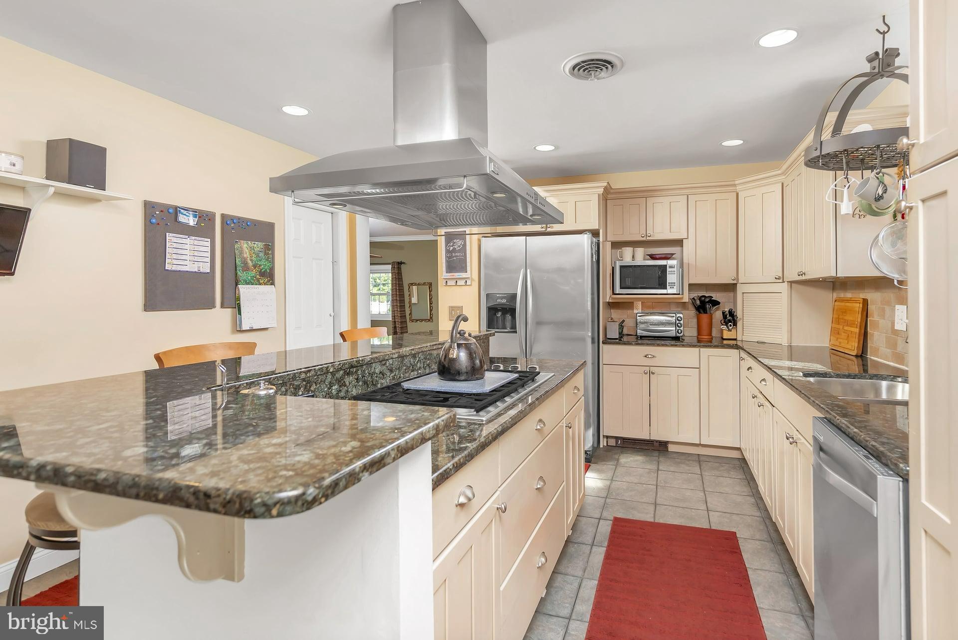 342 Democrat Road Gibbstown, NJ 08027 - Photo 8 of 20 Gallery Image 8