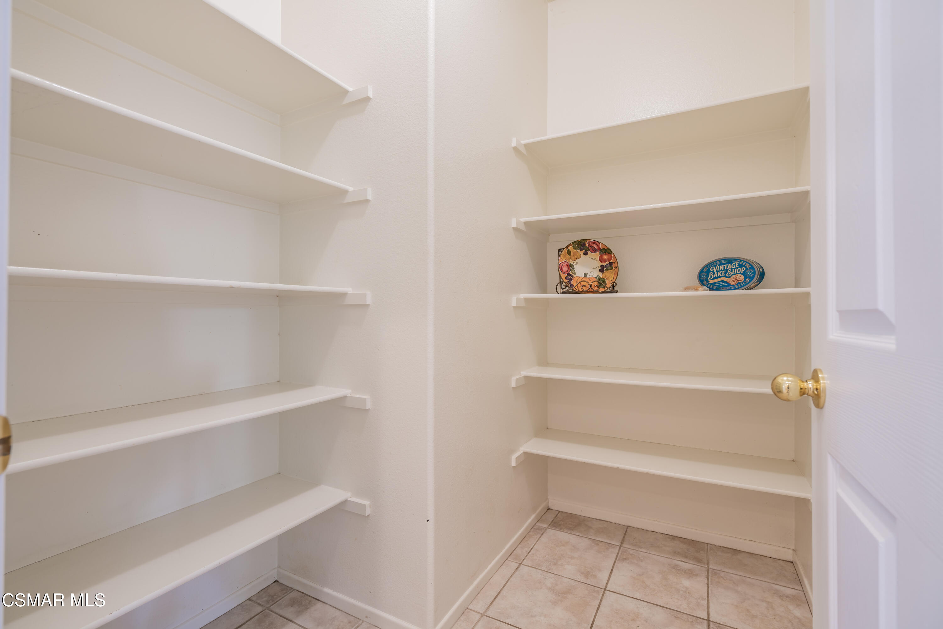 911 Red Pine Drive Simi Valley, CA 93065 - Photo 21 of 61 18-print-_CK17293