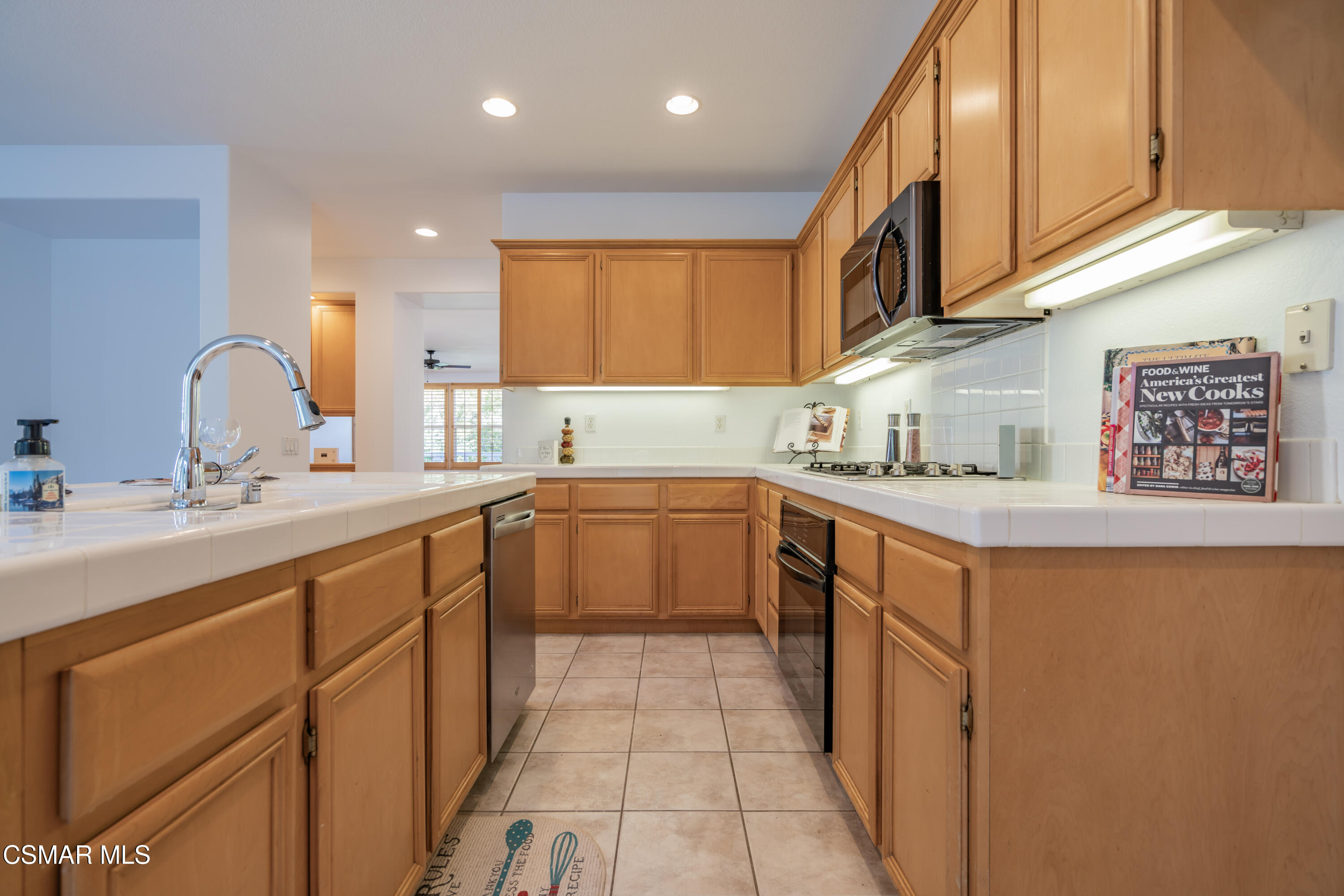 911 Red Pine Drive Simi Valley, CA 93065 - Photo 28 of 61 27-print-_CK17300