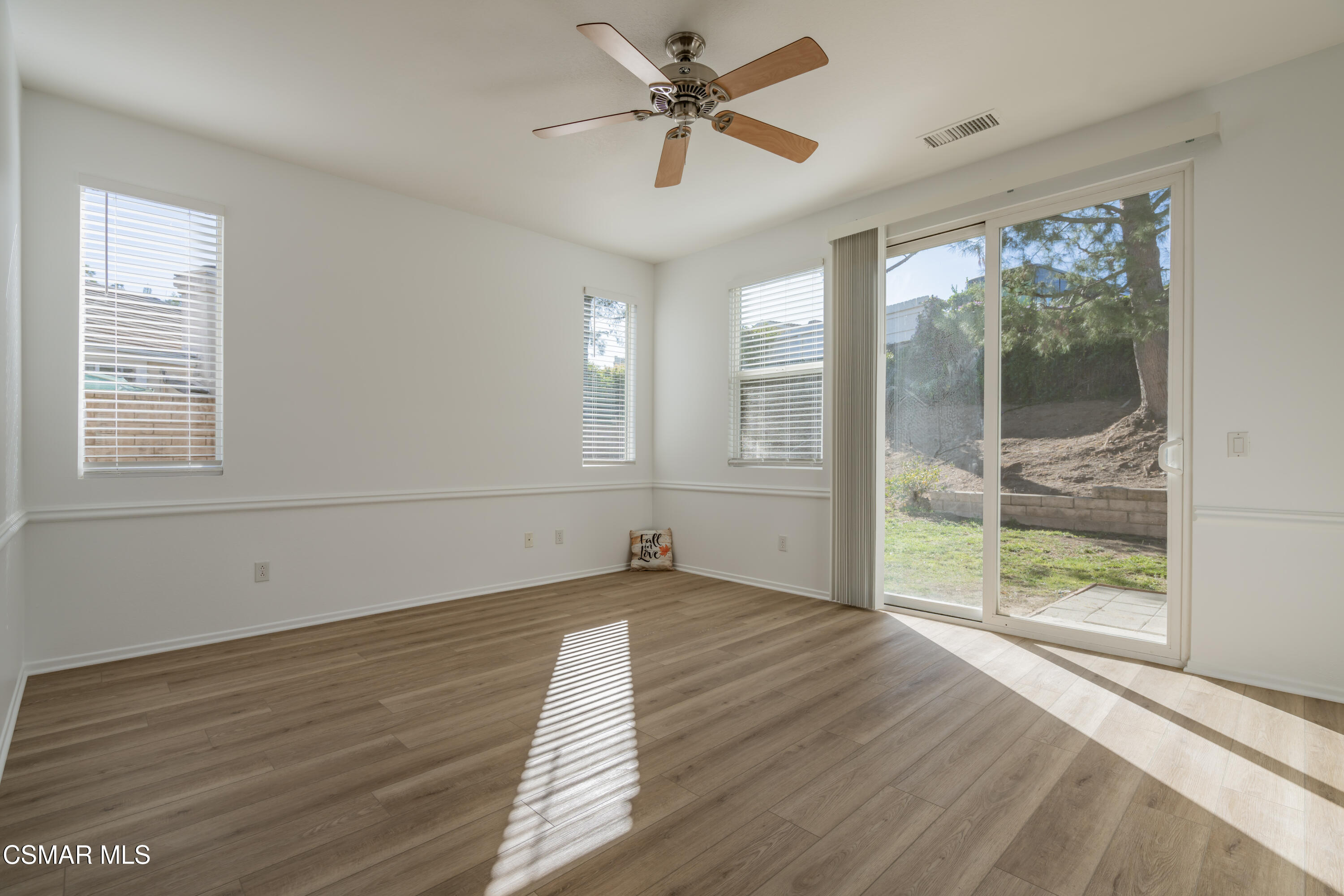 911 Red Pine Drive Simi Valley, CA 93065 - Photo 32 of 61 32-print-_CK17318